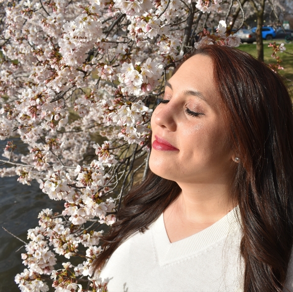 Meet your Posher! - Picture 4 of 4